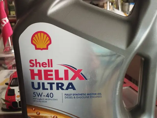 Моторное масло Shell Helix Ultra 5w-40, Душанбе