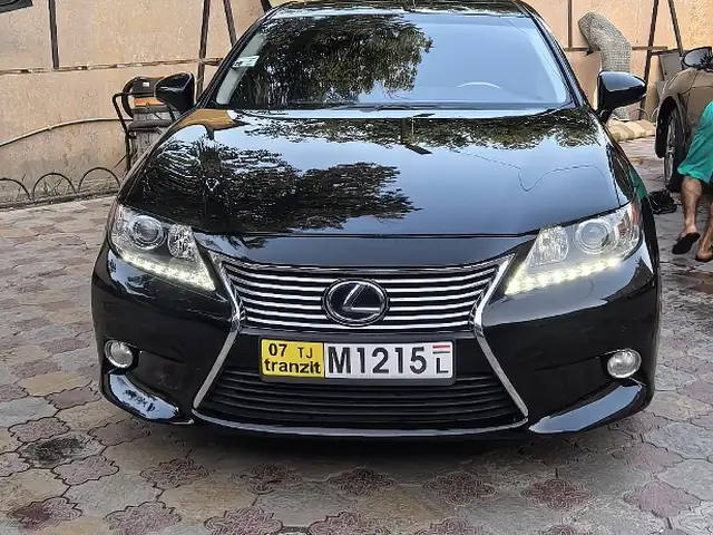 Lexus ES series