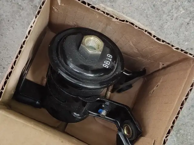 Топливный фильтр от toyota land cruiser. 23300-50110, Душанбе