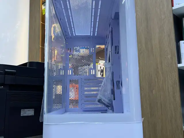 Компьютерный корпус HYTE Y60 WHITE, Душанбе