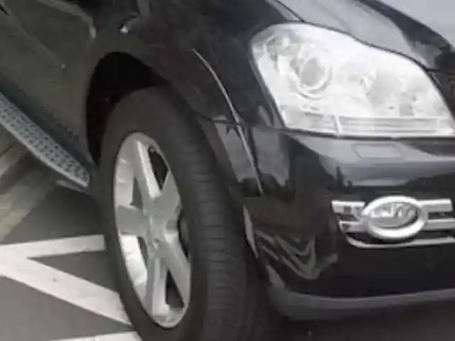 Переднее правое крыло от Mercedes-Benz GL 450, Душанбе