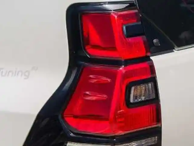 Задние фары на Toyota Land Cruiser Prado, Душанбе