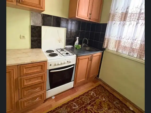 2-комн. квартира, 2 этаж, 55м², Универмаг, Худжанд