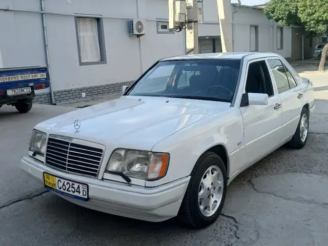 Mercedes-Benz W124