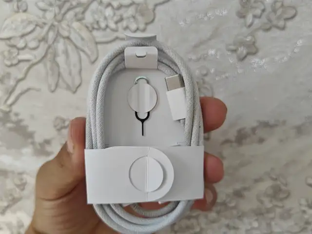 Кабель от Apple iPhone 16, Душанбе