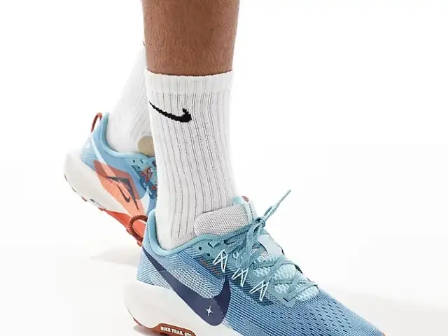 Кроссовки летние Nike, Турсунзаде