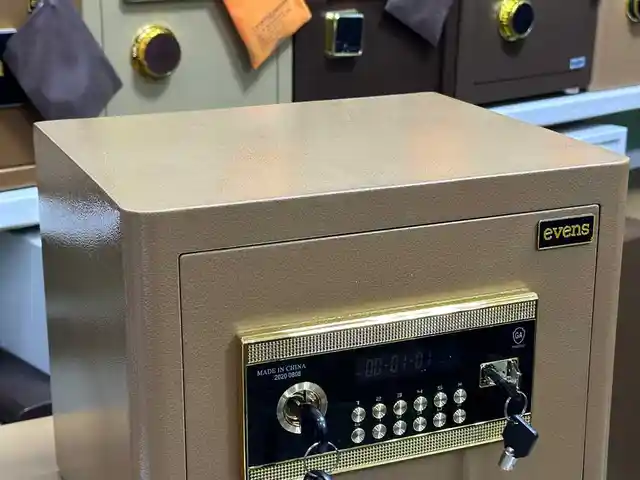 Сейф 30 evvens, Душанбе
