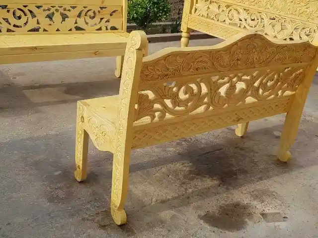 Скамейки, Бобоҷон Ғафуров