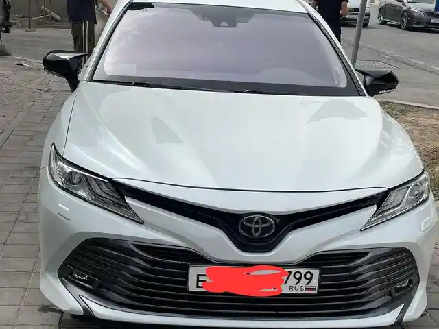 Лобовое стекло фиолетовый на Toyota Camry 6, Душанбе