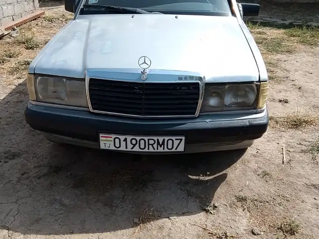 Mercedes-Benz W124