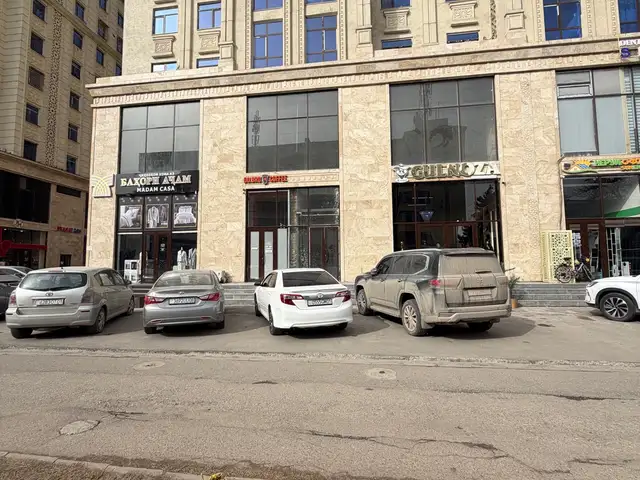 Помещение под свободное назначение, 400м², Шохмансур, Душанбе