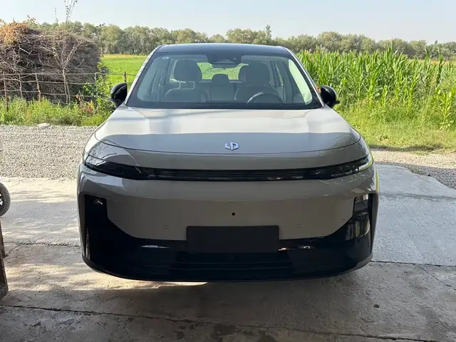 Leapmotor B10