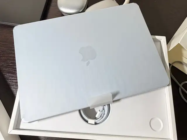 Ноутбук MacBook Air m5 chip 16/512Gb, Душанбе