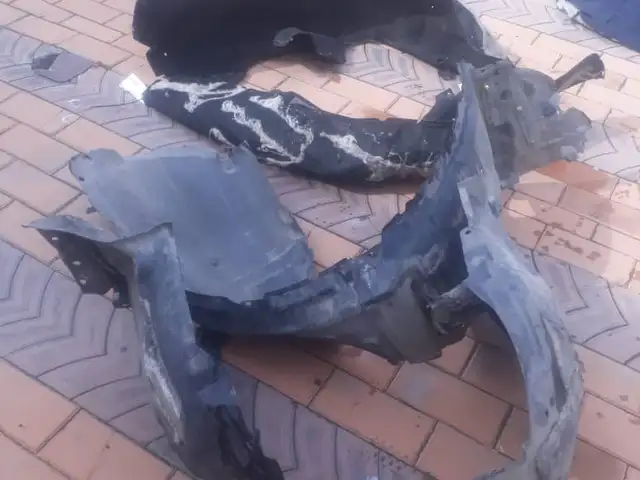 Подкрылок от Lexus, Худжанд