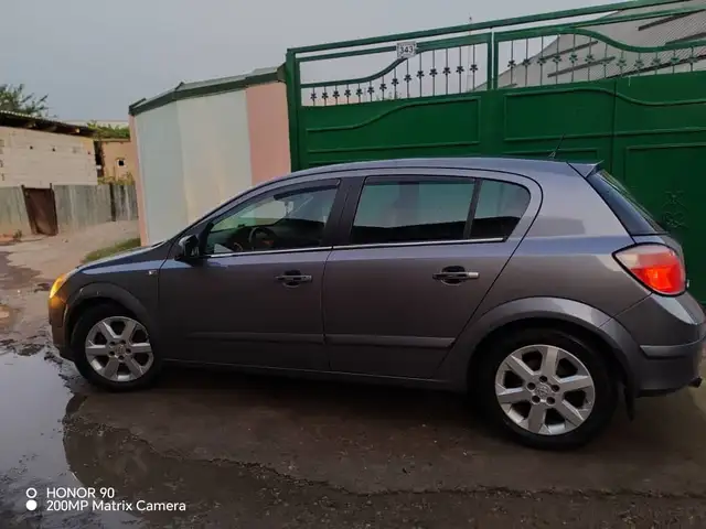 Opel Astra H