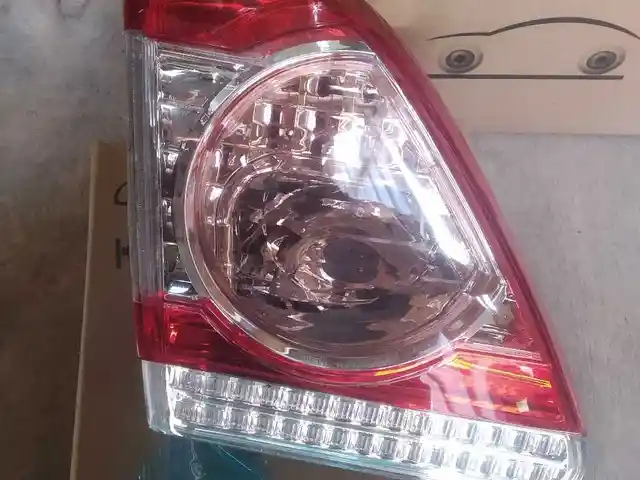 Задние-стоп фары от багажника на Toyota Corolla 3, Душанбе