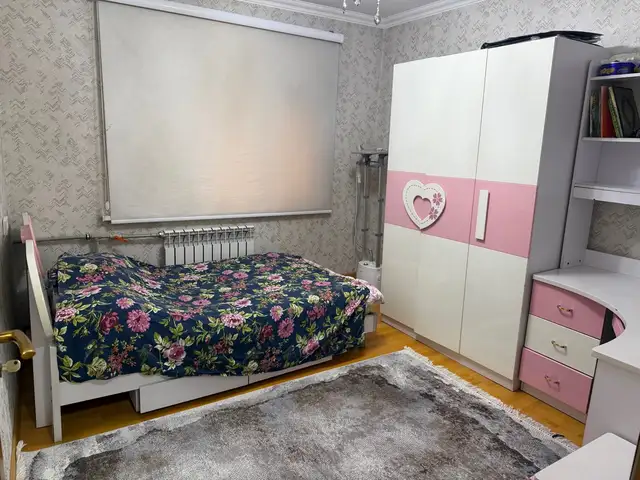 Детская кровать на двоих с шкафом и детским столом, Душанбе