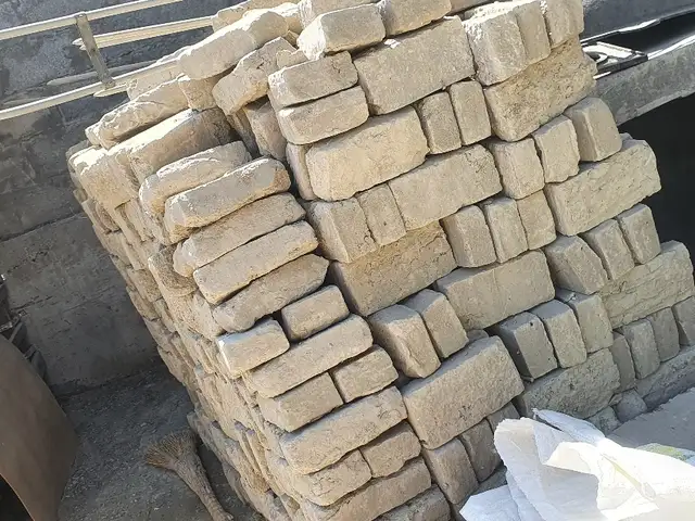 Кирпичи, Хуҷанд
