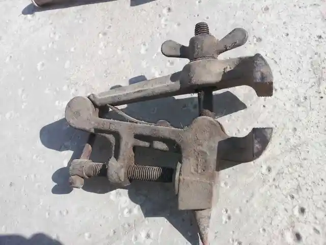 Тиски, Худжанд