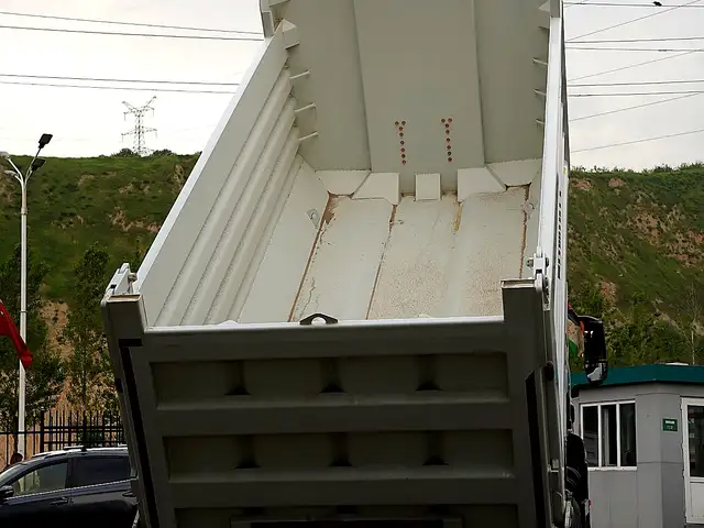 HOWO TX ва TX pro самосвали боэътимод барои бизнес, Душанбе - 5