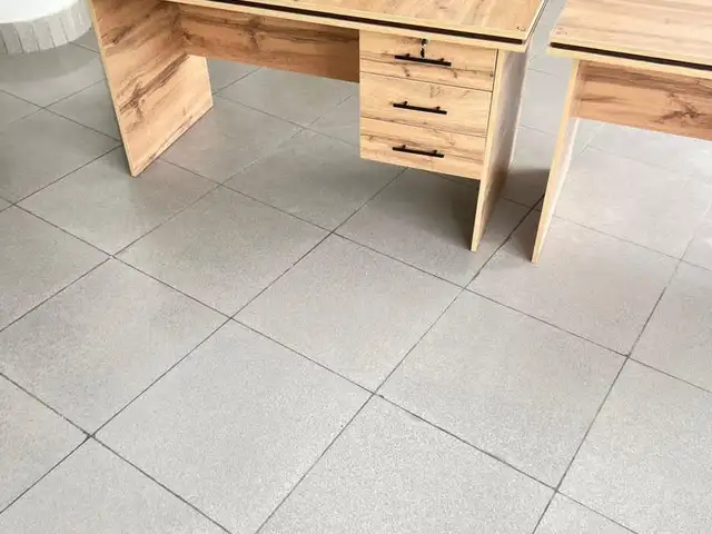 Cтол, Душанбе