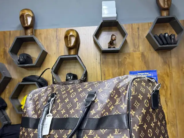 Мужская кожаная сумка из бренда Louis Vuitton, Душанбе - 5