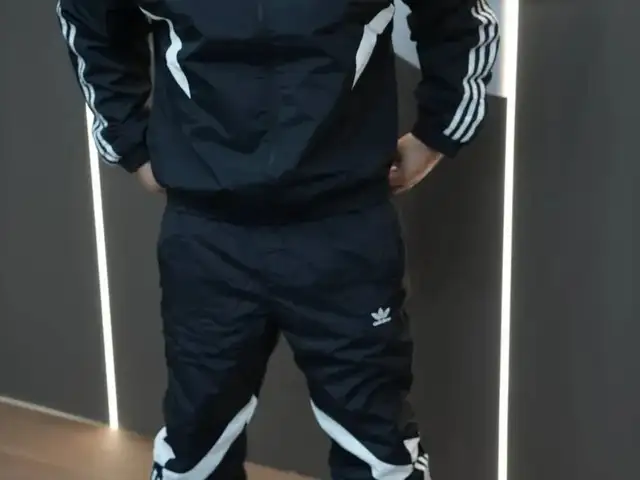 Спортивная форма Adidas, Худжанд