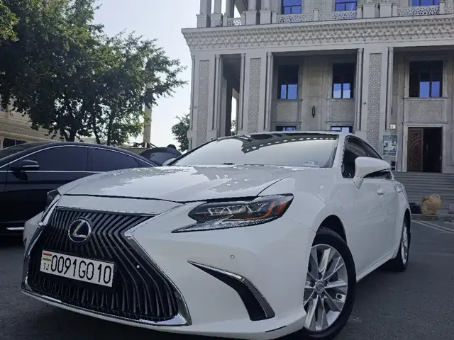 Lexus ES series