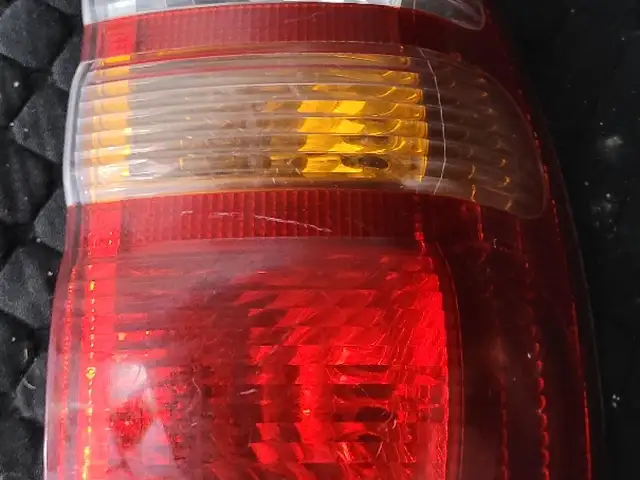 Фонарь на Lexus, Худжанд