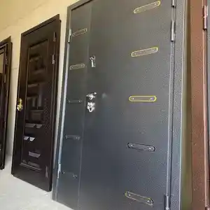 Железная дверь, Душанбе