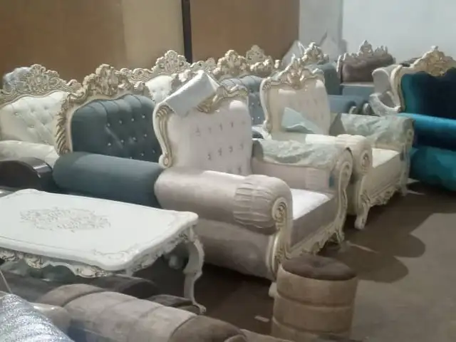 Диван королевский, Душанбе