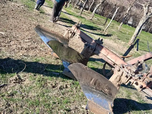 Плуг, Файзабад