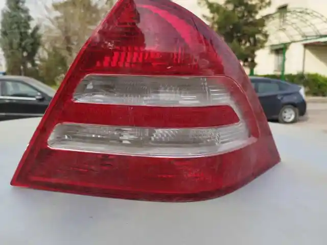 Задняя стоп-фара на Mercedes - Benz w203, Душанбе