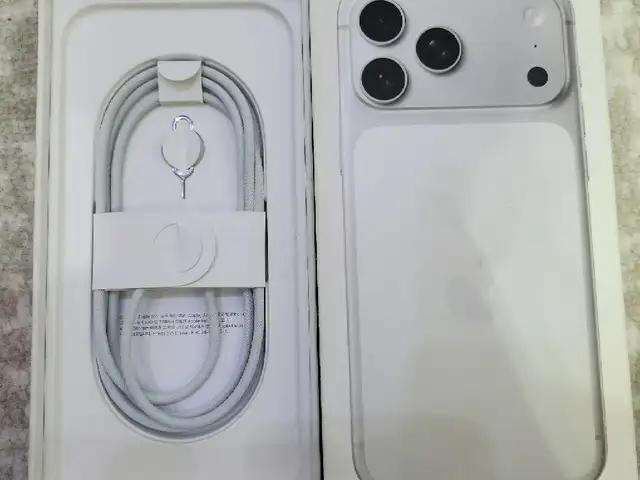 Apple iPhone 17 Pro Max, 256 gb, Silver, Худжанд