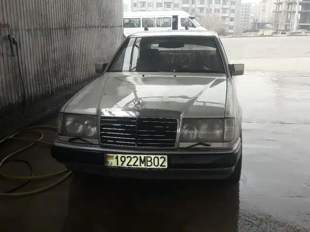 Mercedes-Benz W124
