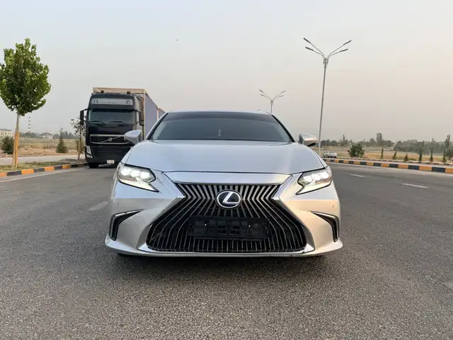 Lexus ES series