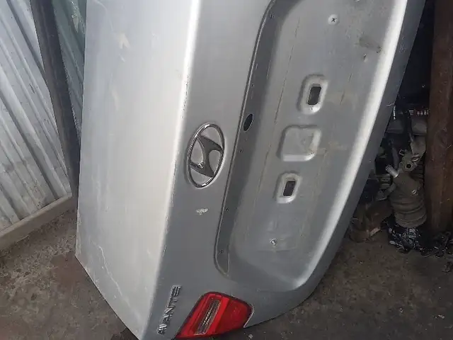 Багажник крышка в сборе Hyundai Avante 2006-10, Душанбе