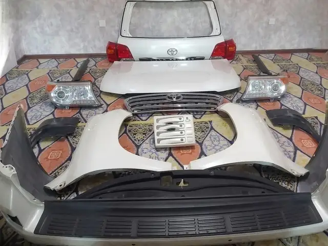 Запчасти кузова от lc200, Душанбе
