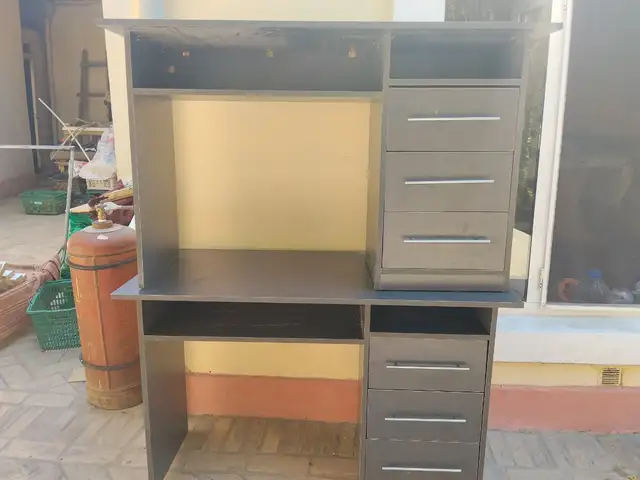 Стол офисный и салон красоты, Хуҷанд