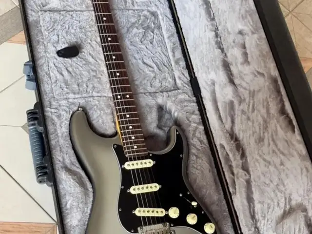 Электрогитара Fender American Professional II Strat Mercury, Душанбе