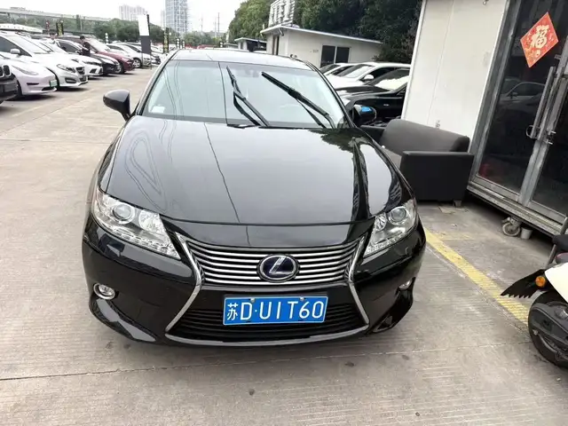 Lexus ES series
