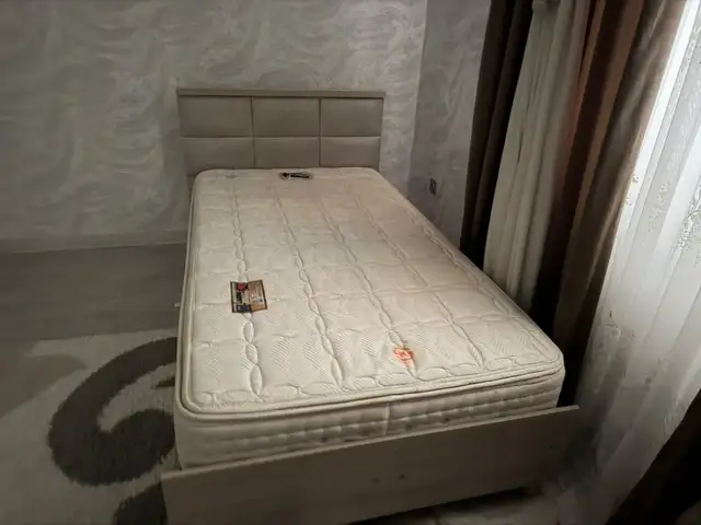 Королевская кровать, Бустон (Чкаловск)