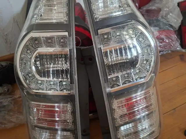 Задние фары от Toyota Voxy 2008-2013, Худжанд