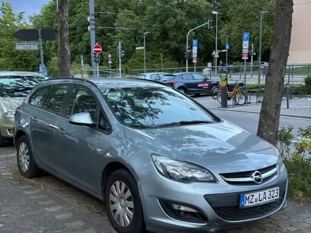 Opel Astra J