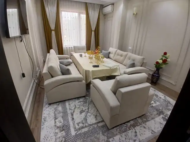Диван тройка, Худжанд