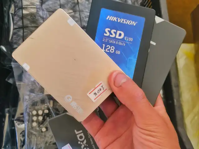 SSD накопитель 128GB Hikvision gold hearts100, Душанбе