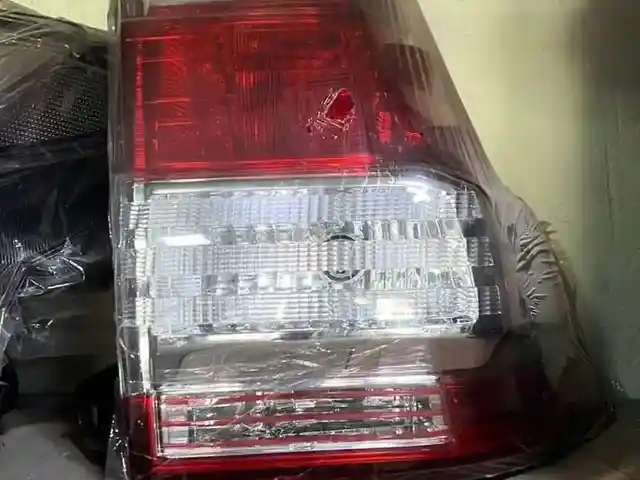 Задние стоп фонари на Toyota Land Cruiser Prado 2014-2017, Душанбе