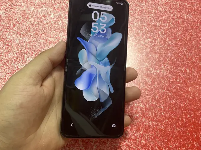 Samsung Galaxy Z Flip 4, 256gb, Душанбе
