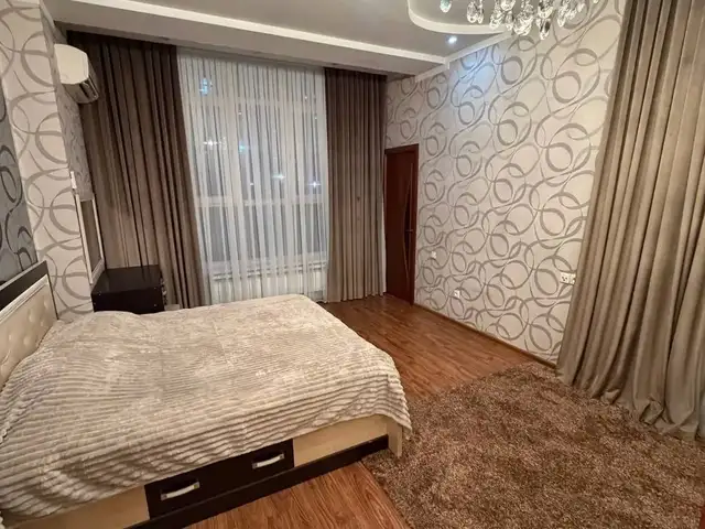 2-комн. квартира, 2 этаж, 100м², Исмоили Сомони, Душанбе
