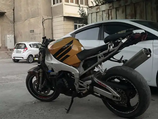Мотоцикл Yamaha R1, Худжанд
